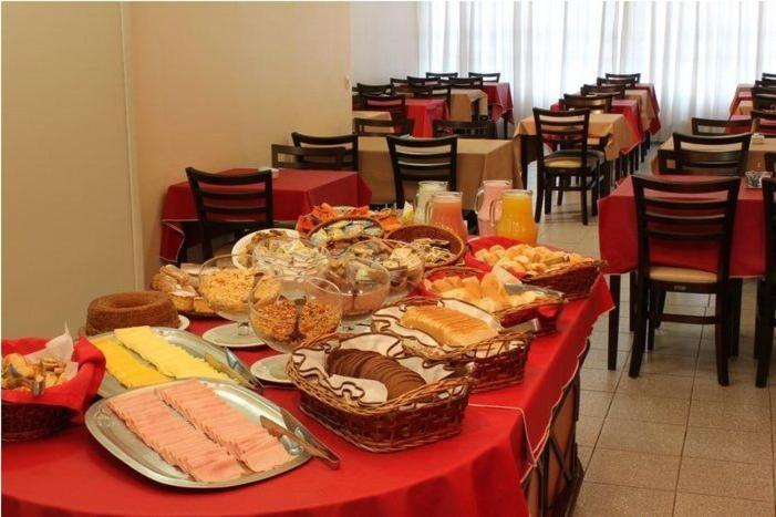 Euro Hotel Kurytyba Zewnętrze zdjęcie